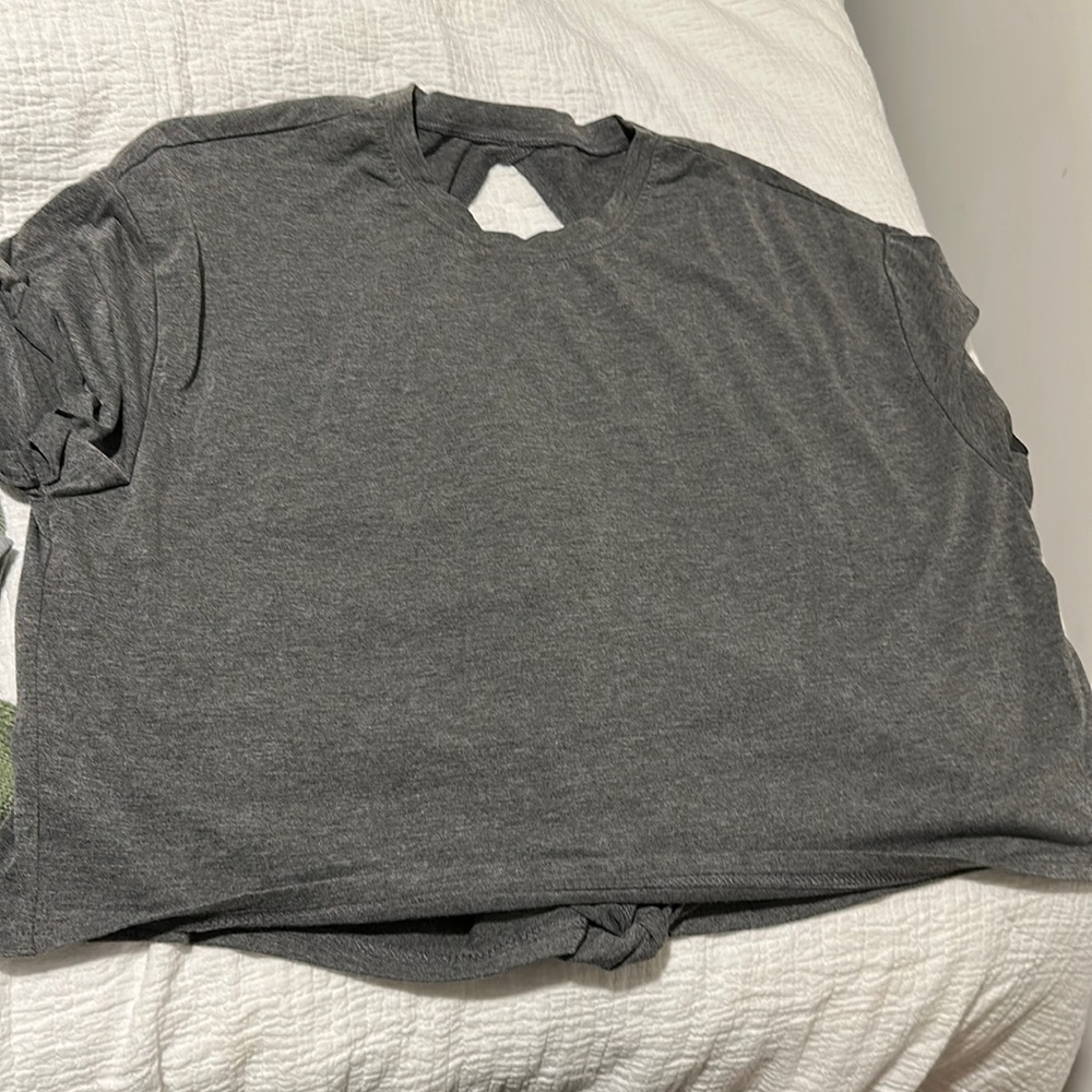 Cute partial open bag Grey midi tshirt